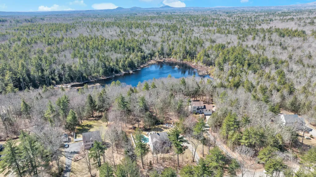 21 Evans Road Barrington NH 03825