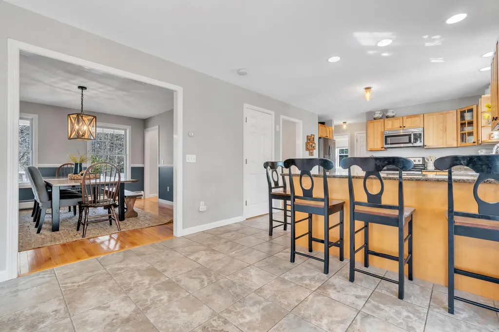 21 Evans Road Barrington NH 03825