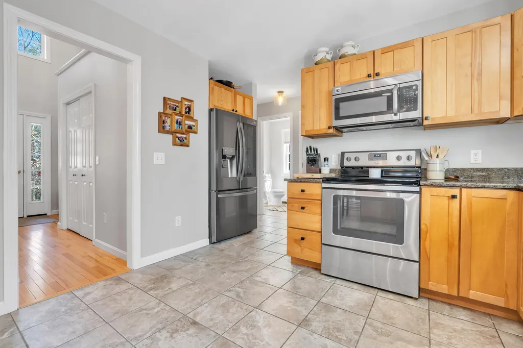 21 Evans Road Barrington NH 03825