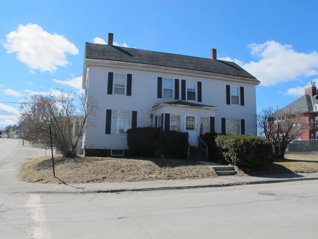 32 Gold Street Waterville ME 04901