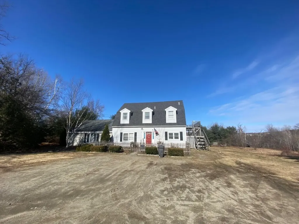 6 Powell Lane Damariscotta ME 04543