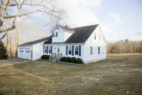 10 Clover Lane Newburgh ME 04444