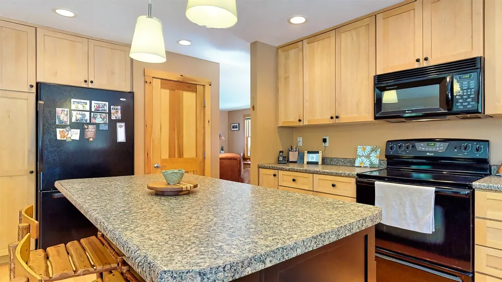 28 Bramble Road Bridgton ME 04009