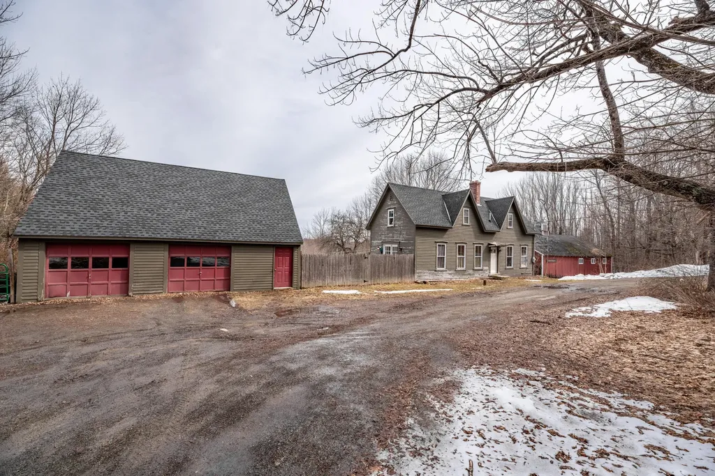 88 Shady Lane Hallowell ME 04347