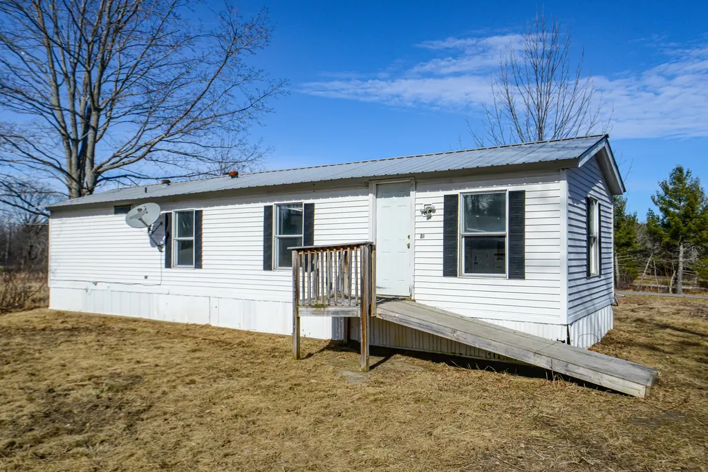 81 Queen Street Gorham ME 04038