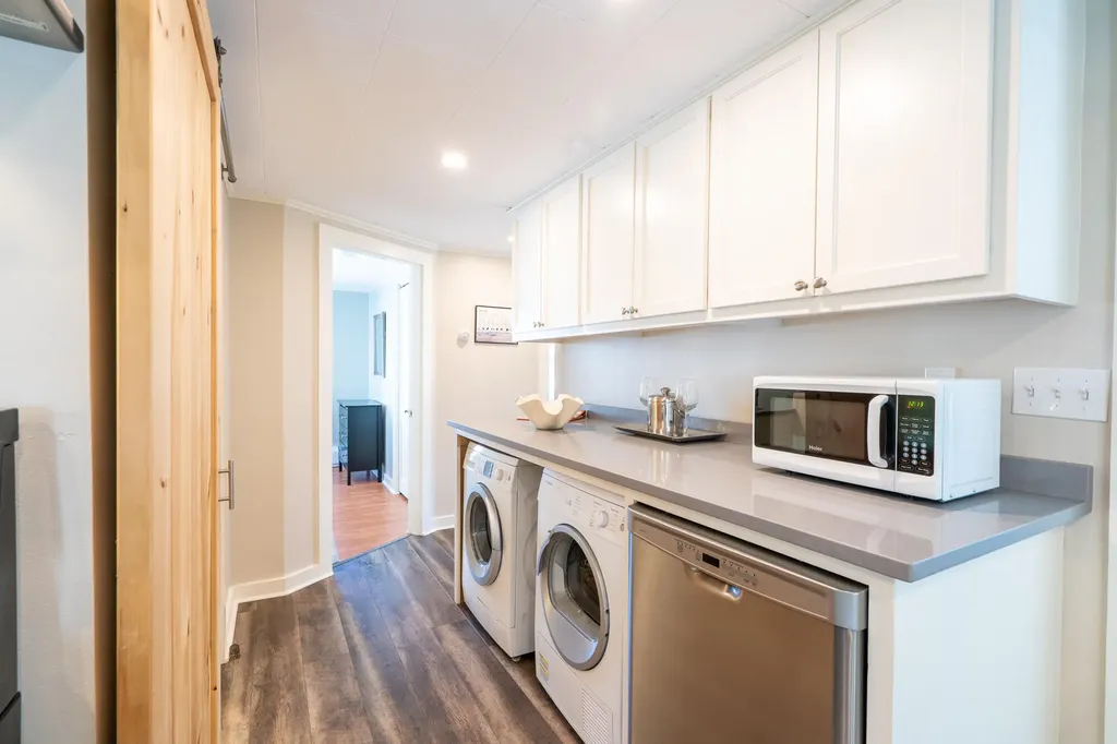 8 Railroad Avenue Kennebunk ME 04043