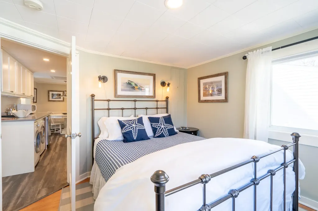 8 Railroad Avenue Kennebunk ME 04043