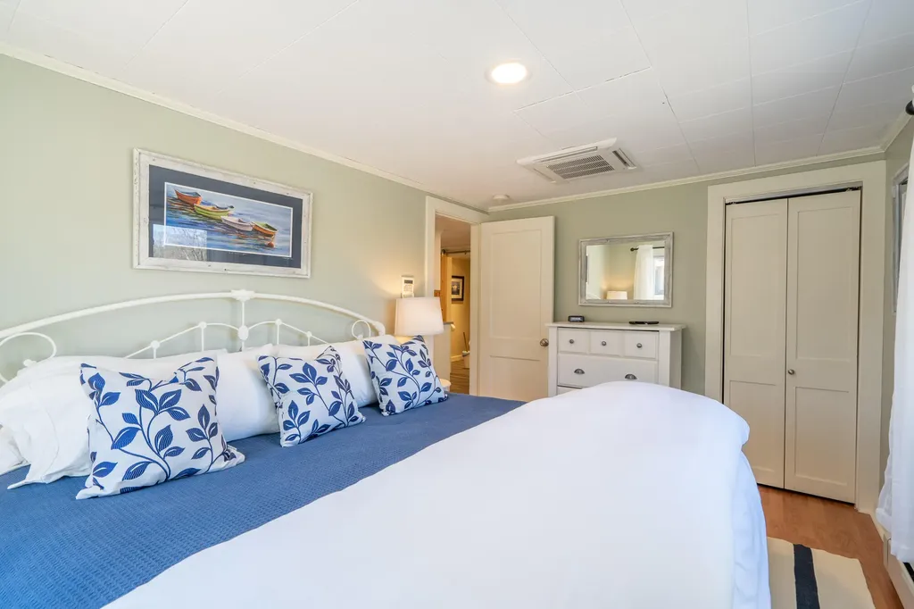 8 Railroad Avenue Kennebunk ME 04043