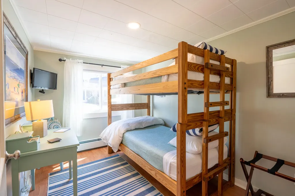 8 Railroad Avenue Kennebunk ME 04043