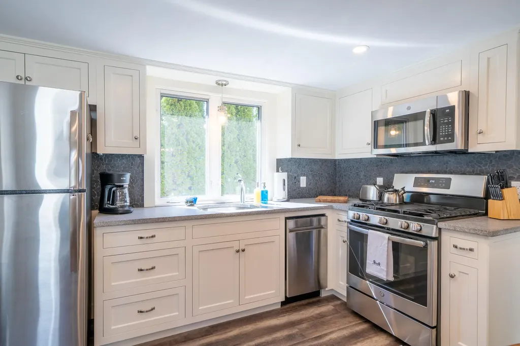 8 Railroad Avenue Kennebunk ME 04043