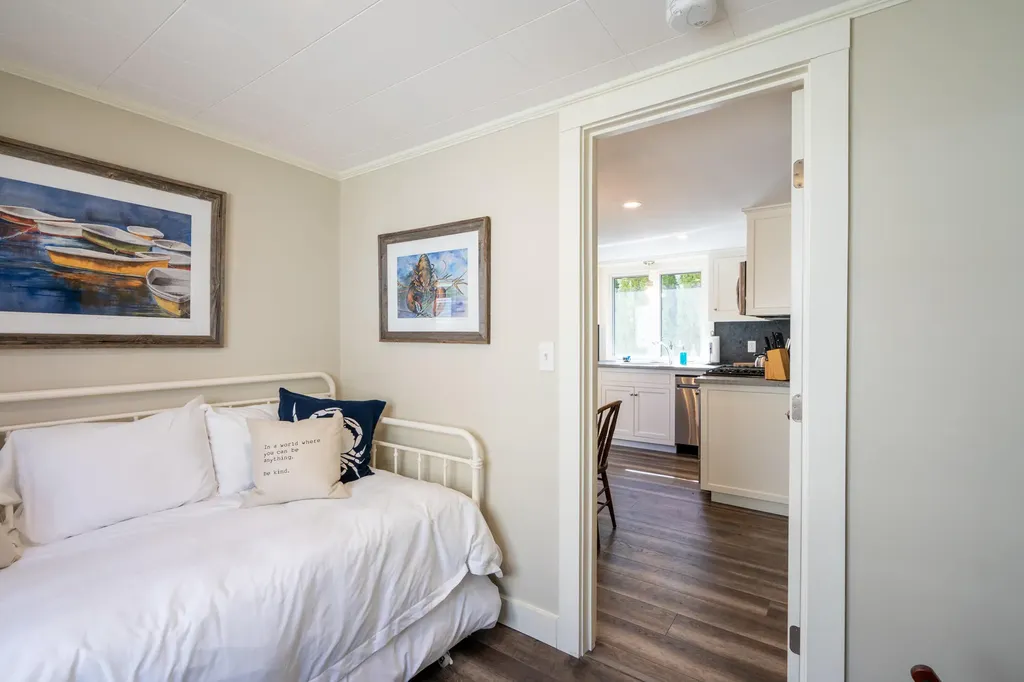 8 Railroad Avenue Kennebunk ME 04043