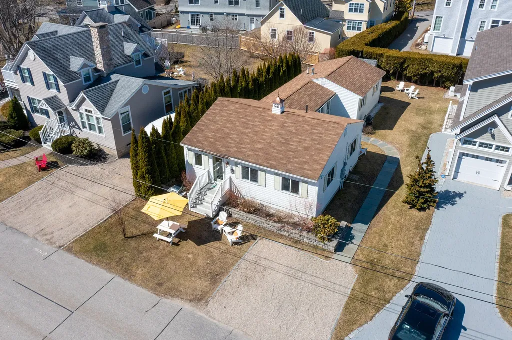8 Railroad Avenue Kennebunk ME 04043