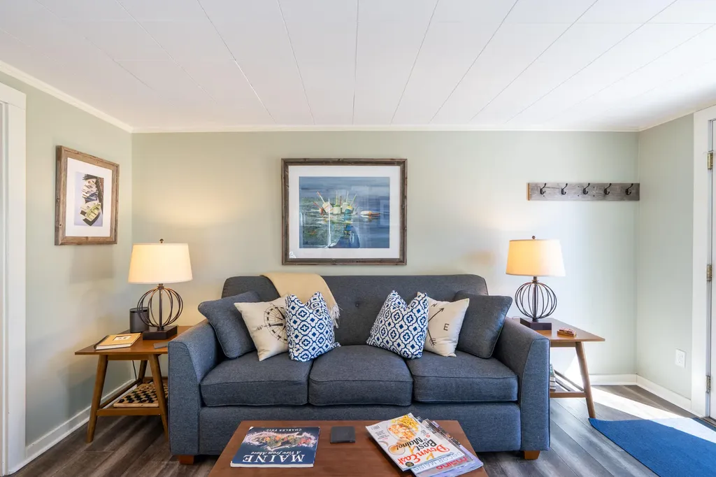 8 Railroad Avenue Kennebunk ME 04043