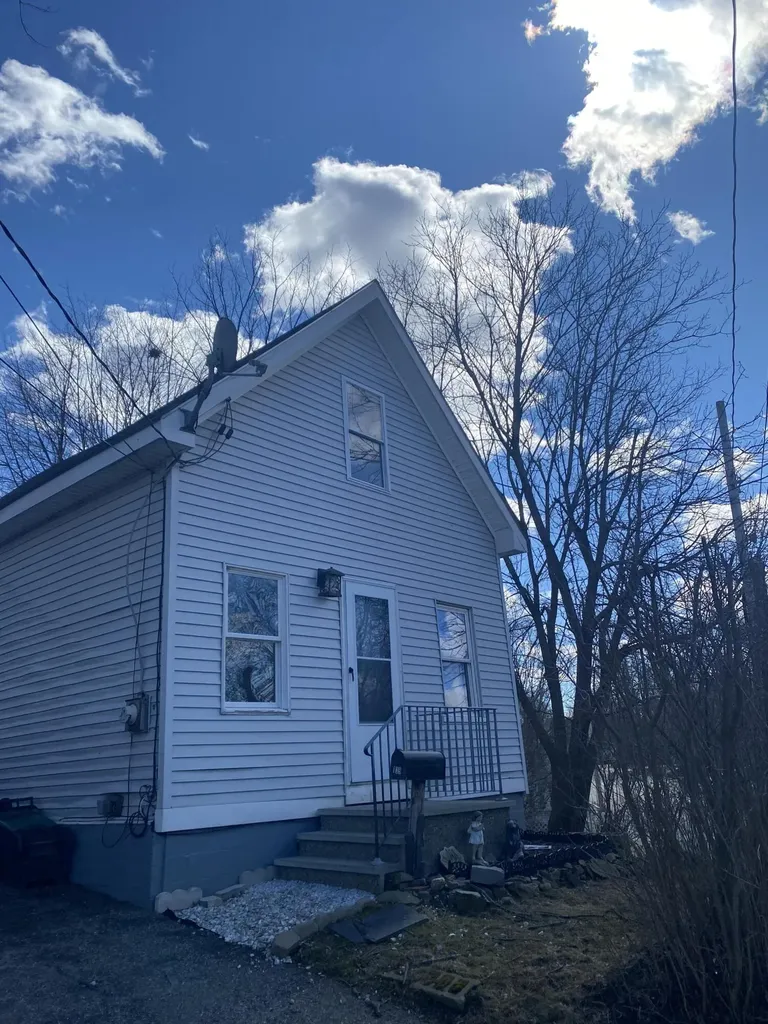 139 Hill Street Biddeford ME 04005