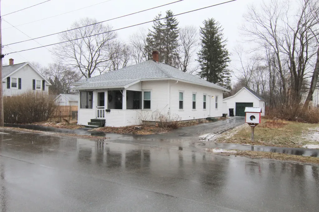 54 17th Street Bangor ME 04401