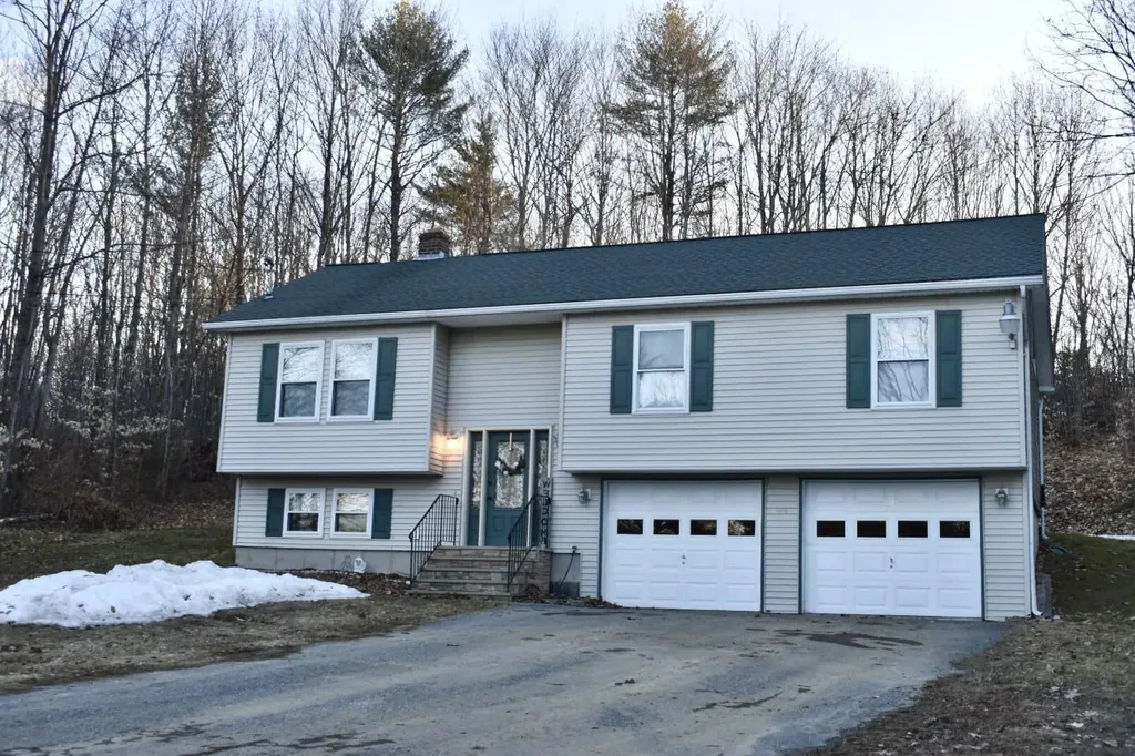 2044 Eight Rod Road Sidney ME 04330