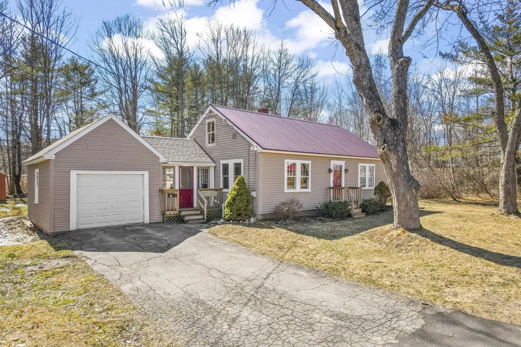 5 Pierce Street Gardiner ME 04345