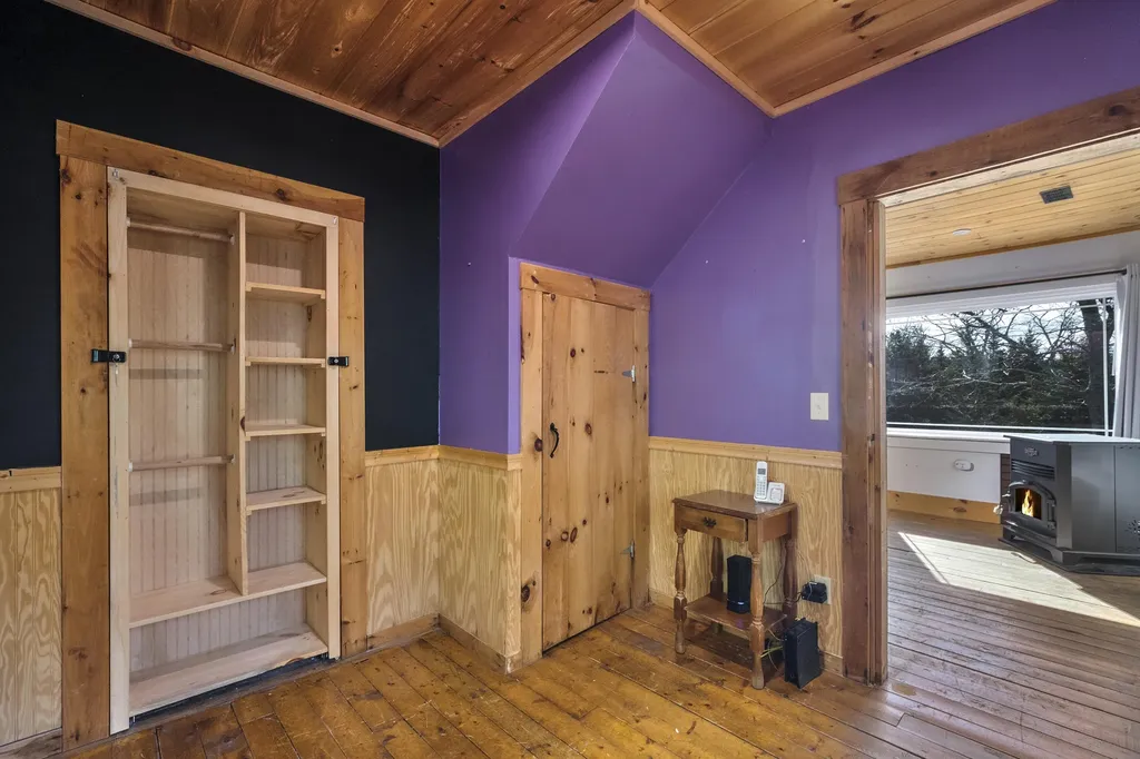 1143 Back Cove Road Waldoboro ME 04572