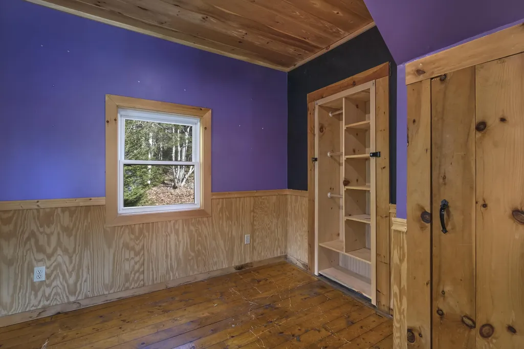 1143 Back Cove Road Waldoboro ME 04572