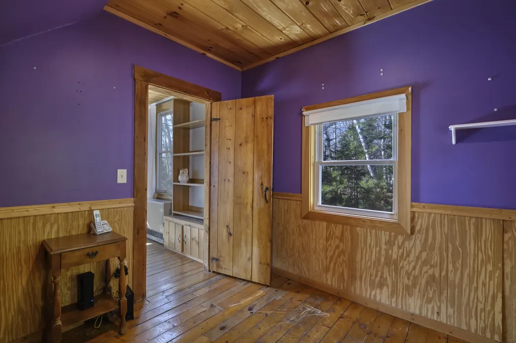 1143 Back Cove Road Waldoboro ME 04572