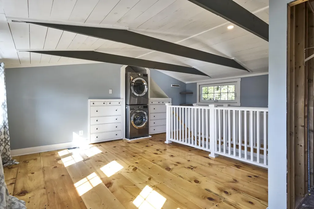 1143 Back Cove Road Waldoboro ME 04572
