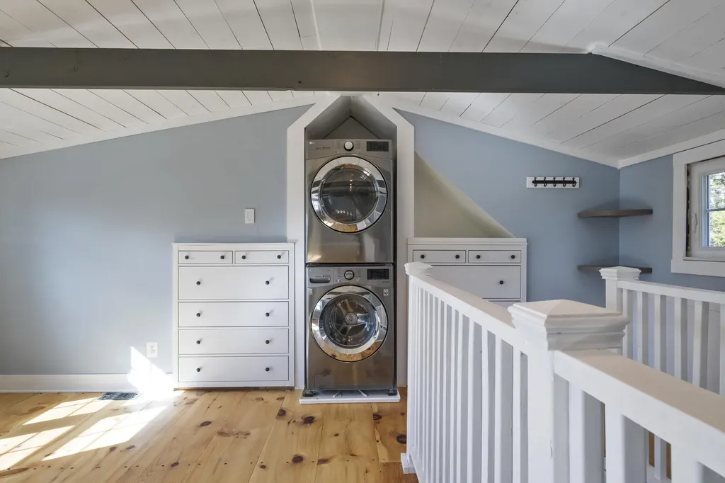 1143 Back Cove Road Waldoboro ME 04572
