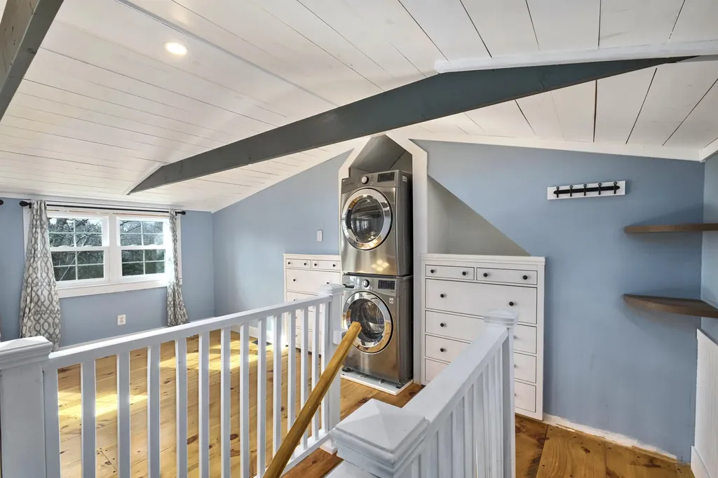1143 Back Cove Road Waldoboro ME 04572