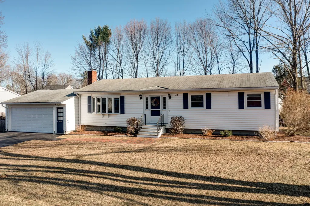 13 Spruce Lane Gorham ME 04038
