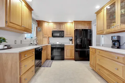 13 Spruce Lane Gorham ME 04038