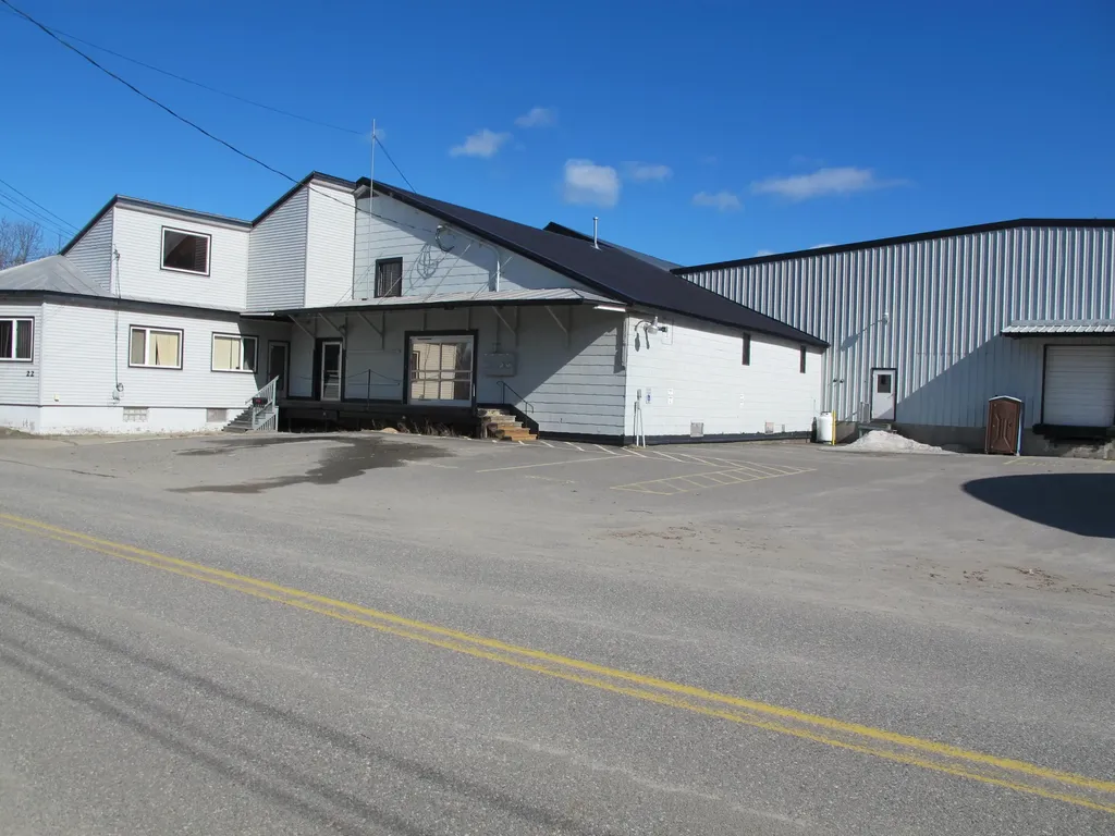 22 Lithgow Street Winslow ME 04901