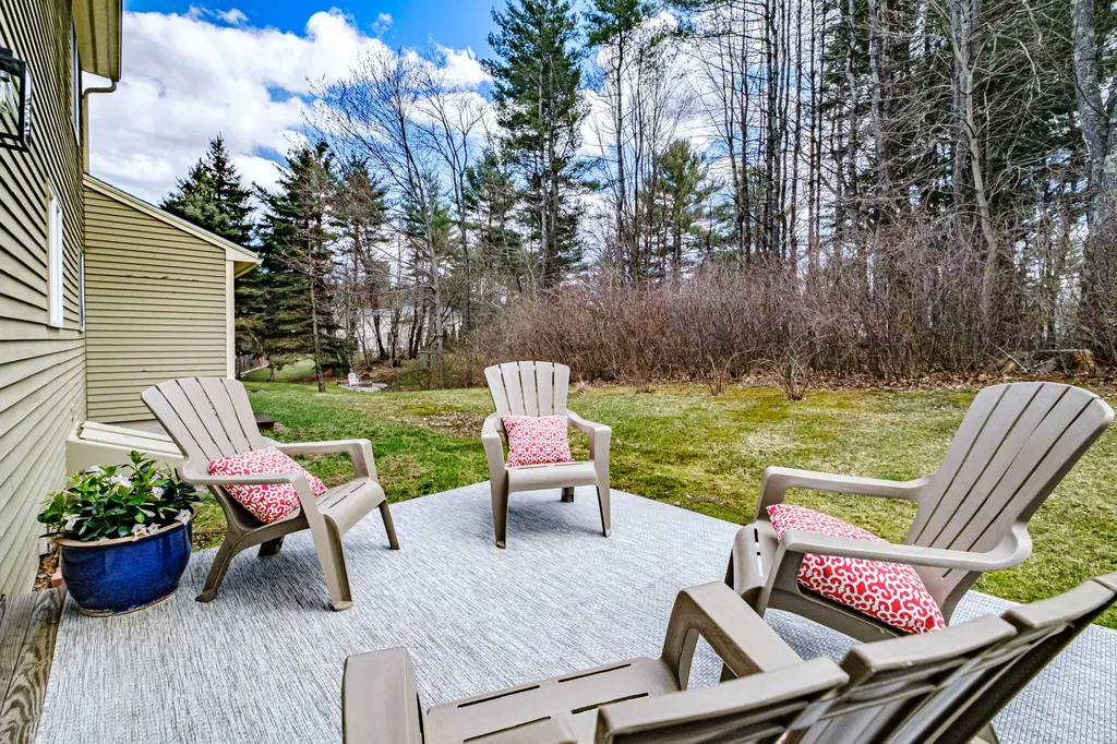 19 Crestwood Drive Westbrook ME 04092