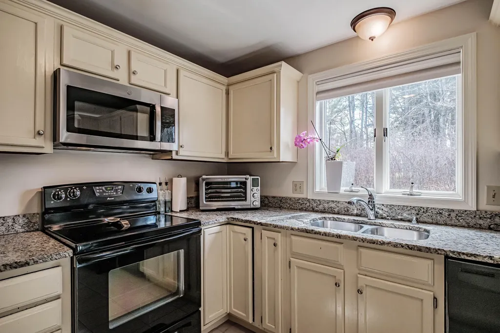19 Crestwood Drive Westbrook ME 04092