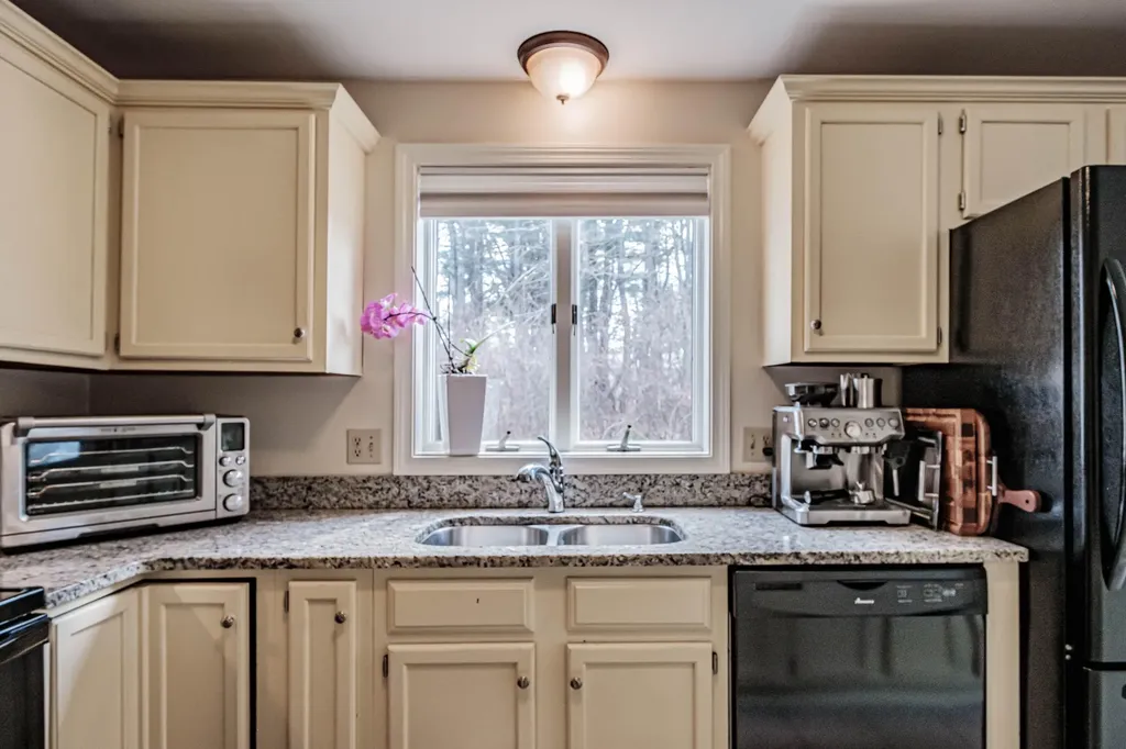 19 Crestwood Drive Westbrook ME 04092