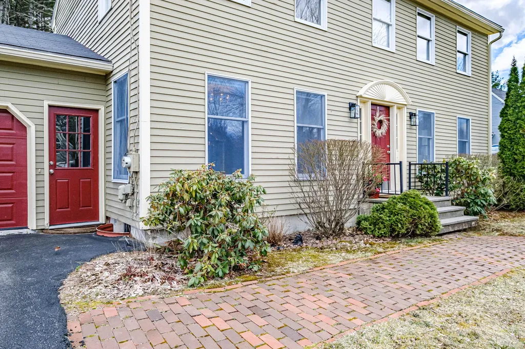 19 Crestwood Drive Westbrook ME 04092