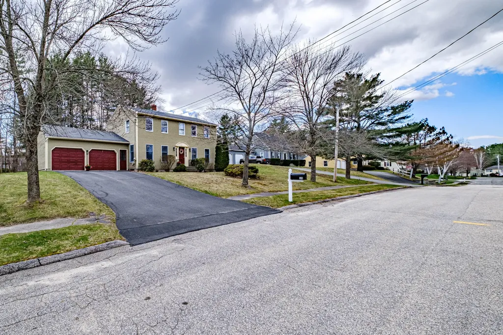 19 Crestwood Drive Westbrook ME 04092