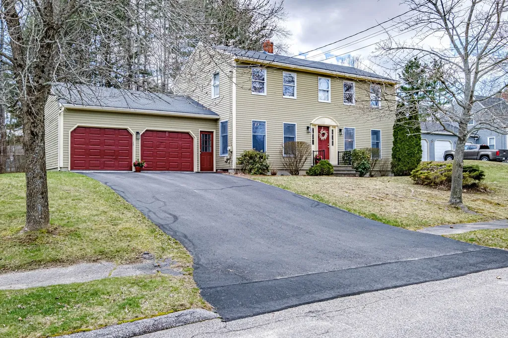 19 Crestwood Drive Westbrook ME 04092