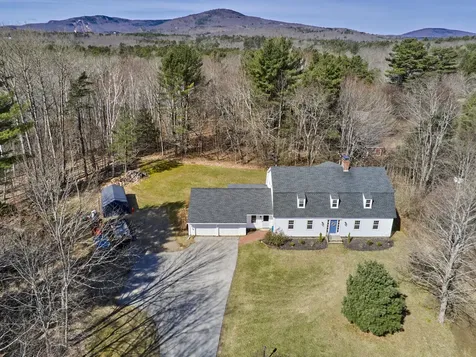 54 Molyneaux Road Camden ME 04843