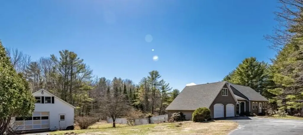 483 Whitefield Road Pittston ME 04345