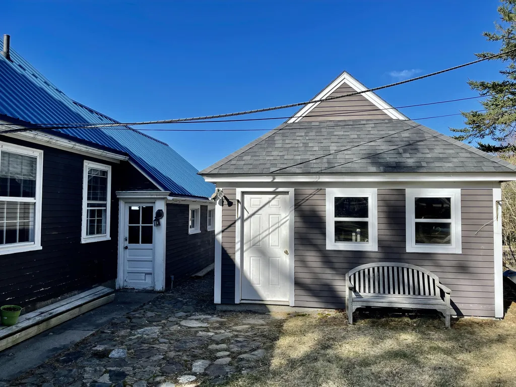 16 Redoubt Hill Eastport ME 04631