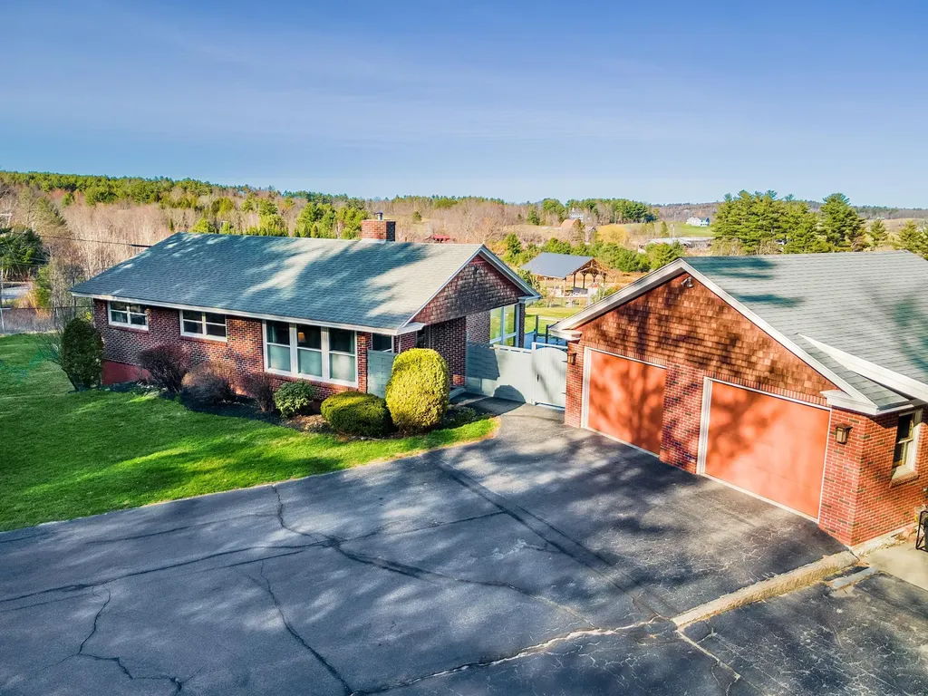 46 Shady Lane Hallowell ME 04347