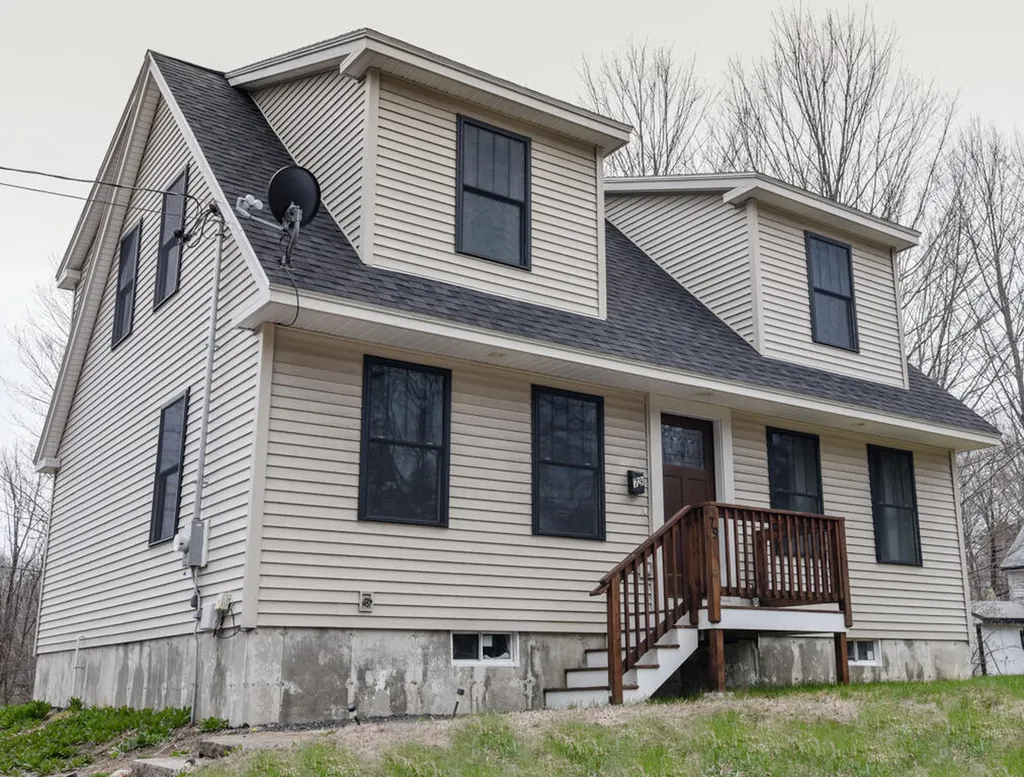 79 Pleasant Street Sanford ME 04083