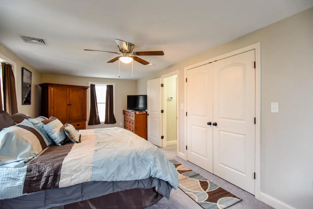 79 Pleasant Street Sanford ME 04083