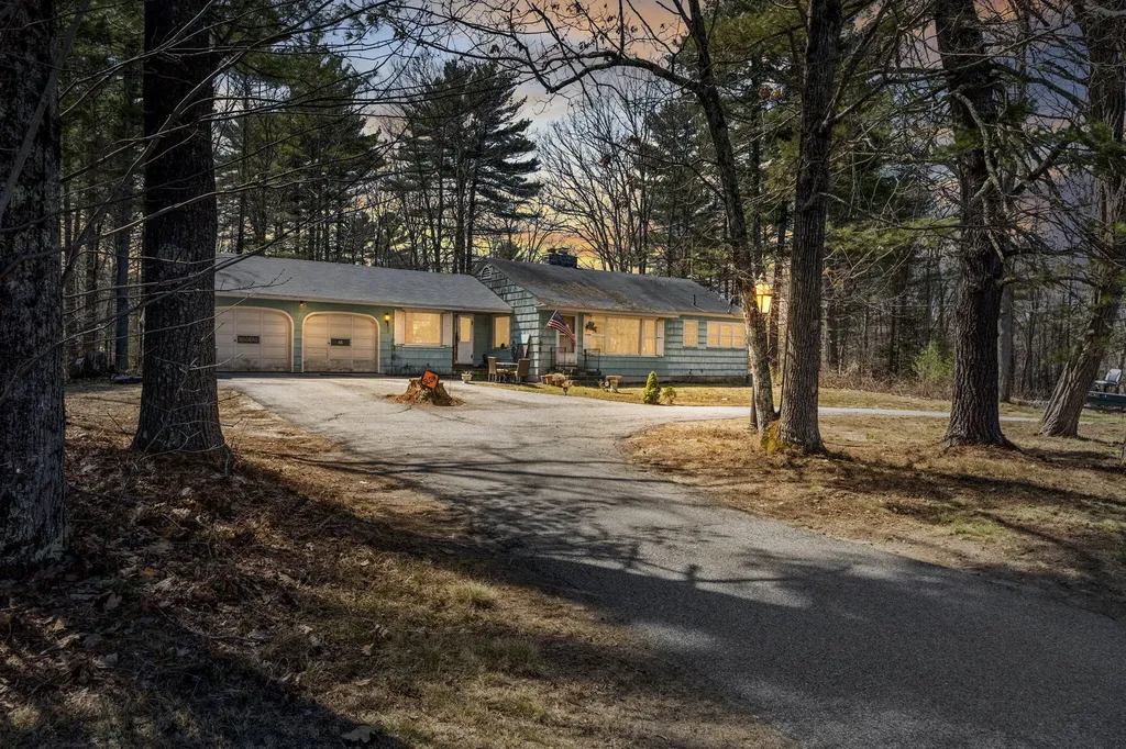 46 Roosevelt Trail Windham ME 04062