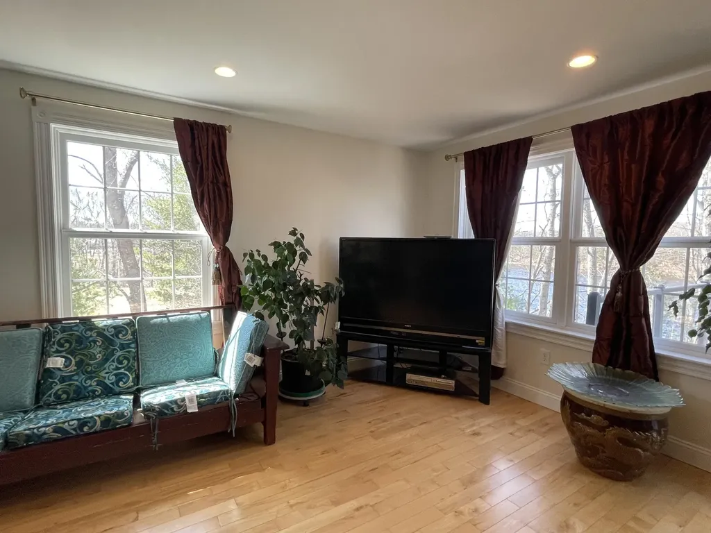 638 Riverside Drive Eddington ME 04428