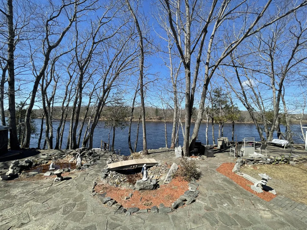 638 Riverside Drive Eddington ME 04428