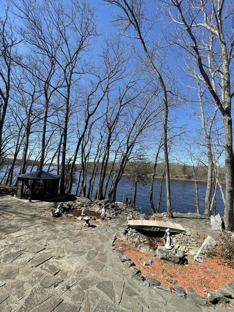 638 Riverside Drive Eddington ME 04428