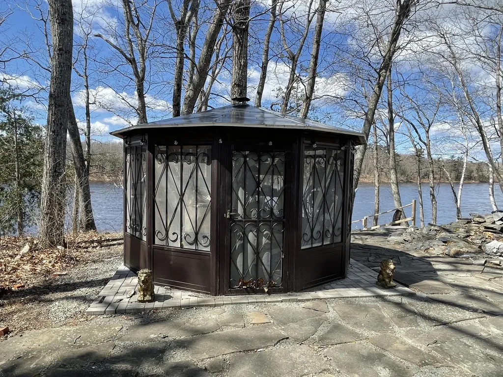 638 Riverside Drive Eddington ME 04428