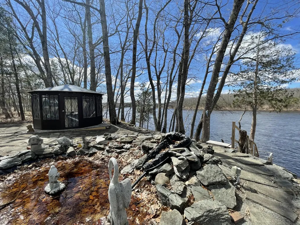 638 Riverside Drive Eddington ME 04428