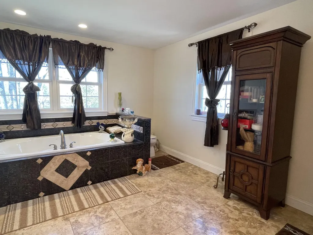 638 Riverside Drive Eddington ME 04428
