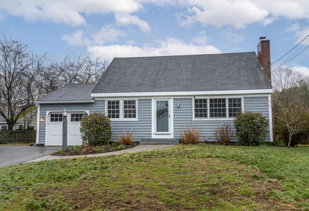 10 Sandy Brook Lane Yarmouth ME 04096
